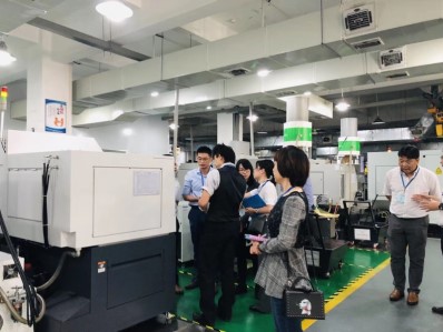 A customer in the semiconductor industry in Japan visited our company