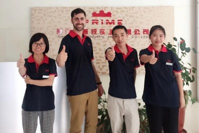 American customers come to our company to visit for a long-term cooperation